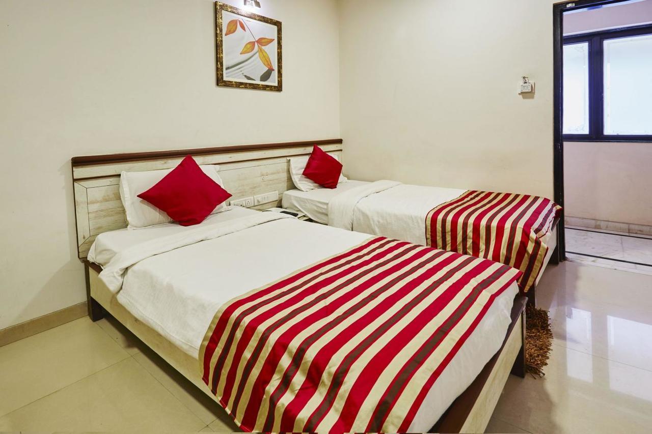 Hotel Crystal Mumbai Exterior photo