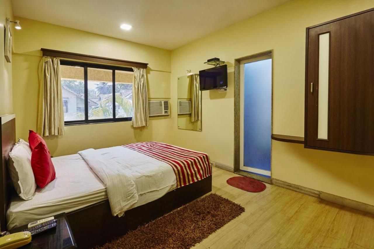 Hotel Crystal Mumbai Exterior photo