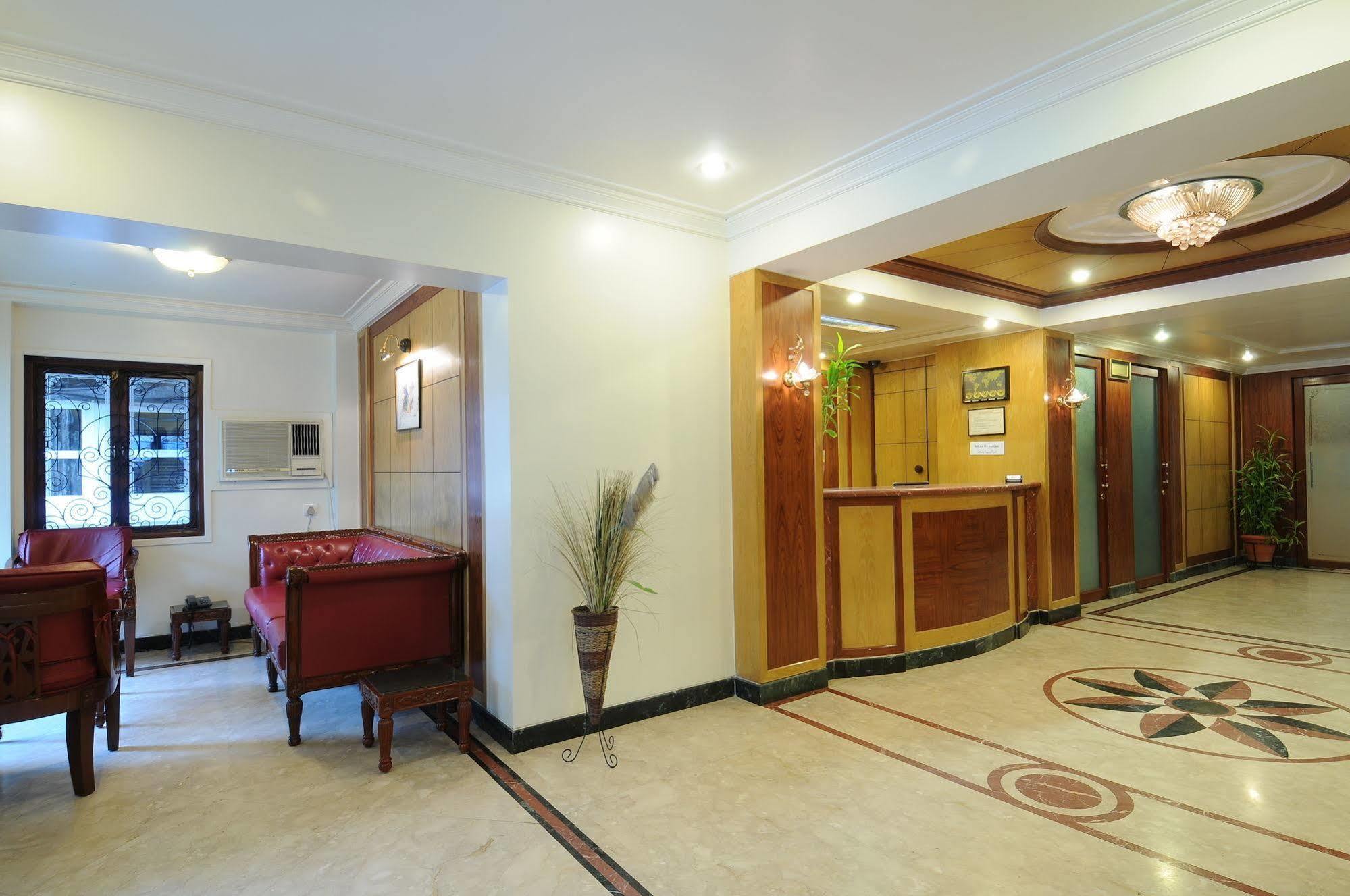 Hotel Crystal Mumbai Exterior photo